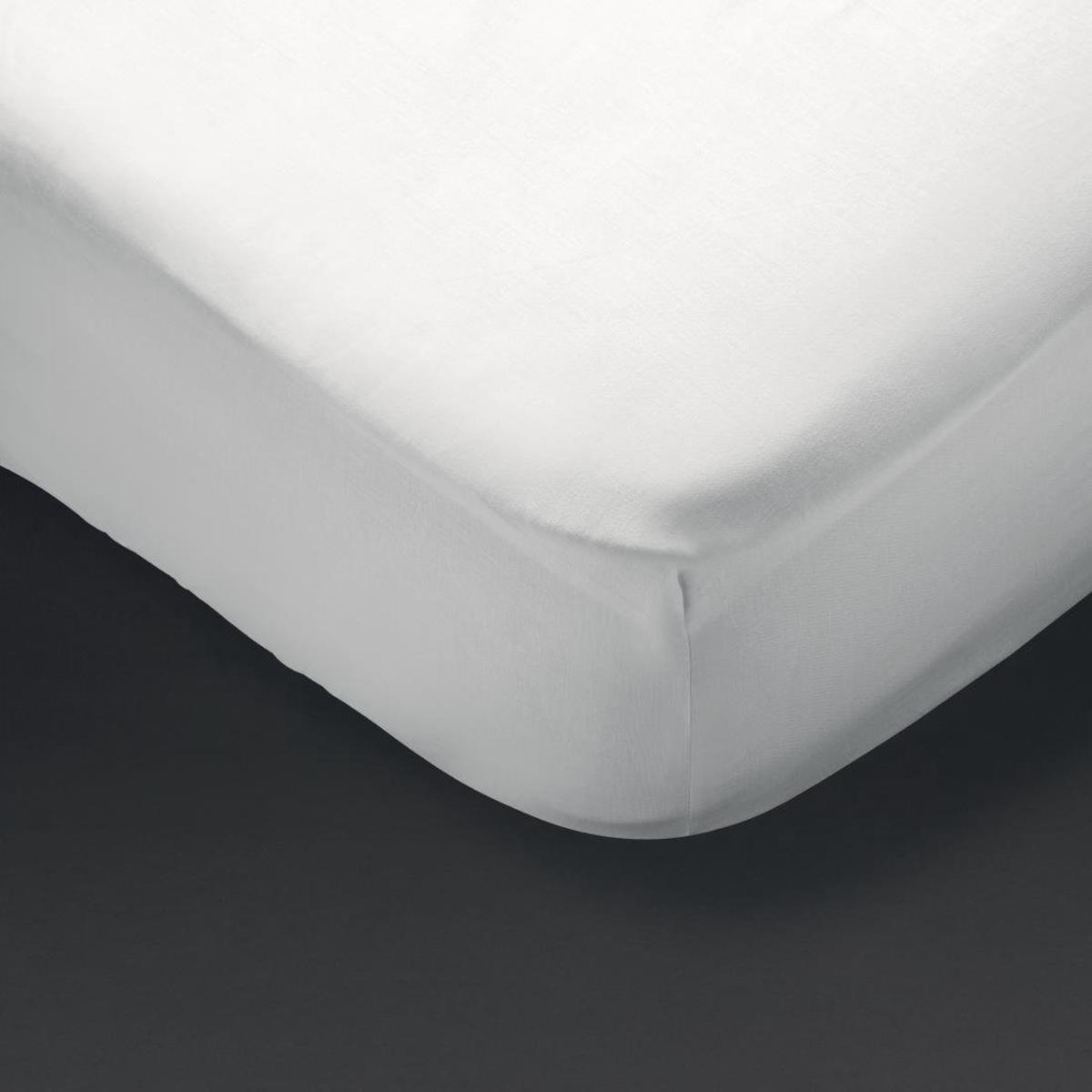 Mitre Essentials Pyramid Fitted Sheet White Single - GT826