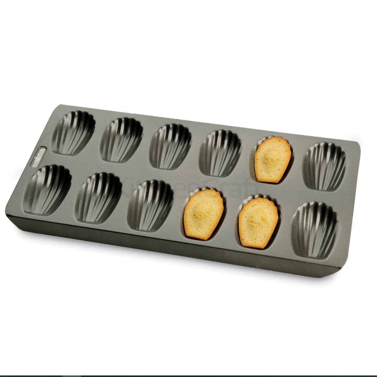 Chicago Metallic Madeline Pan