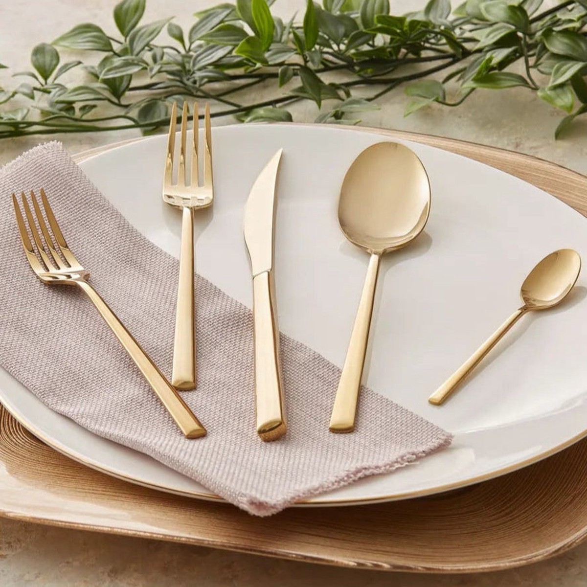 Karaca Tivoli 30-Piece Stainless Steel Cutlery Set for 6 People, Gold